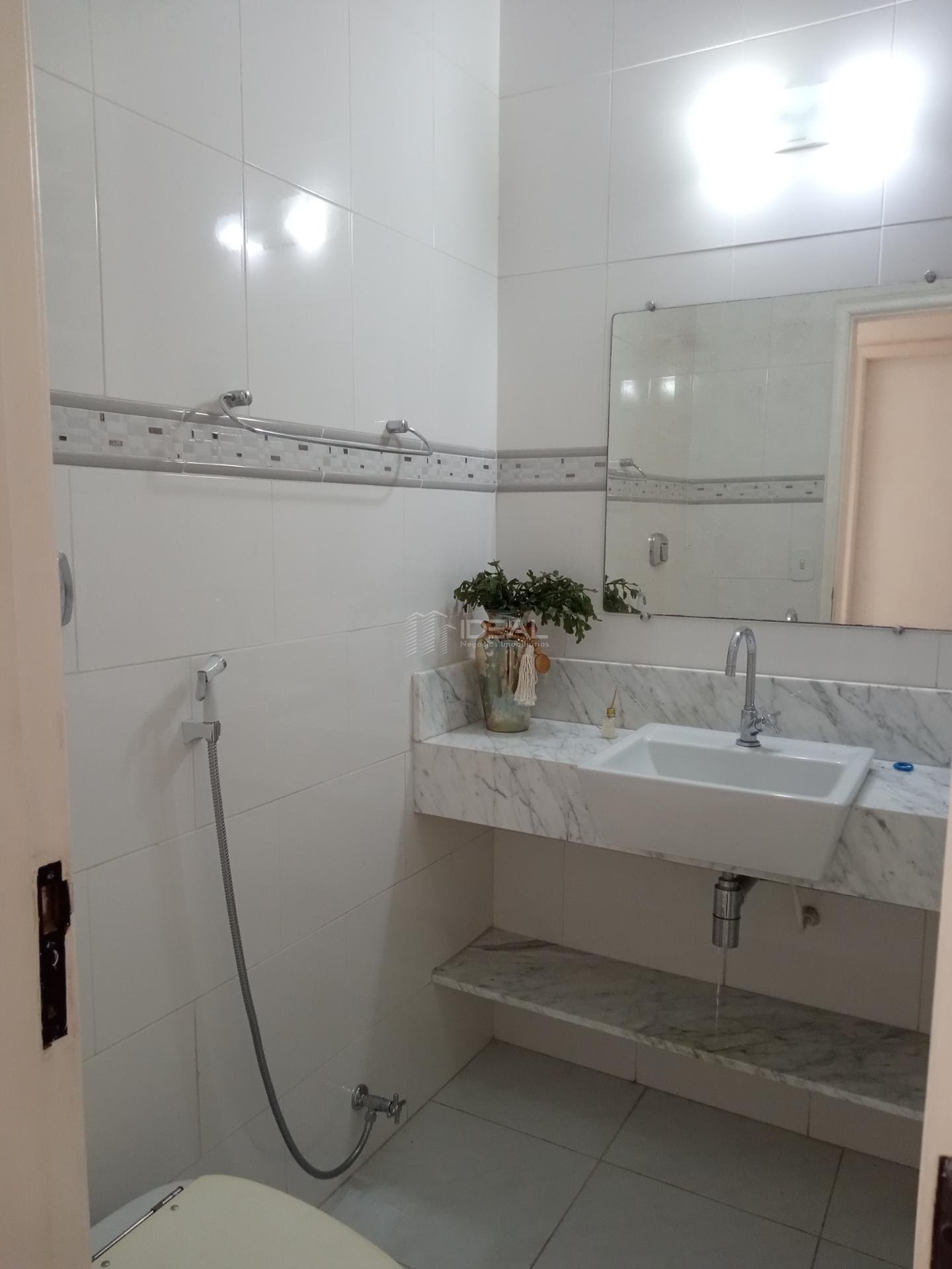 Apartamento para alugar com 3 quartos, 1 suíte, 1 vaga e 100m² no Centro, Campos dos Goytacazes (RJ) — foto 13 de 17