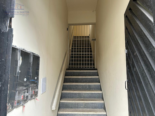 Escadas de acesso