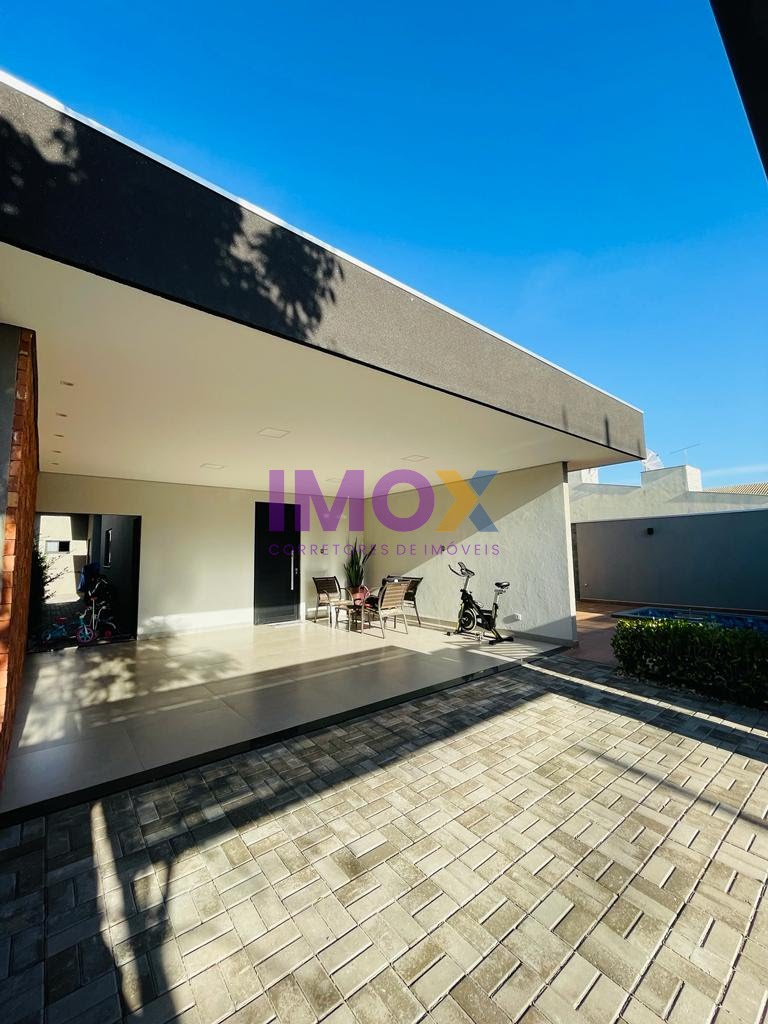 Casa à venda com 4 quartos, 4 banheiros, 2 vagas e 180m² no Jardim das Paineiras, Três Lagoas — foto principal