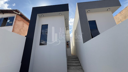 Casa 3 Dormitórios à Venda no Maracanã, Montes Claros