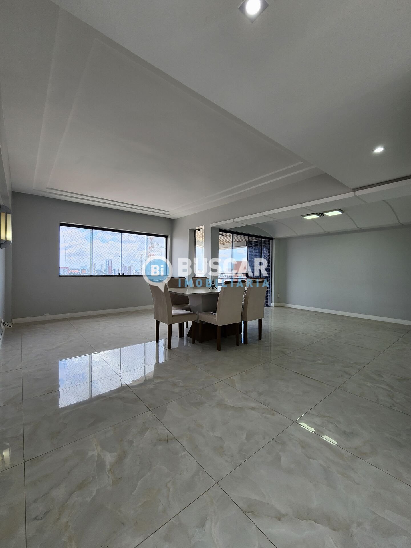 Apartamento à venda com 4 quartos, 4 suítes, 4 vagas e 205m² no Kalilândia, Feira de Santana (BA) — foto 3 de 18