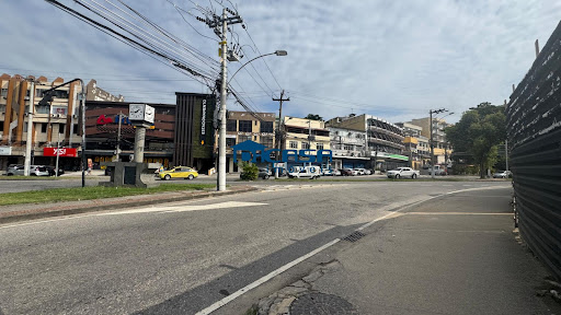 PRÓXIMO AO FARTO COMÉRCIO E FÁCIL ACESSO A CONDUÇÃO 