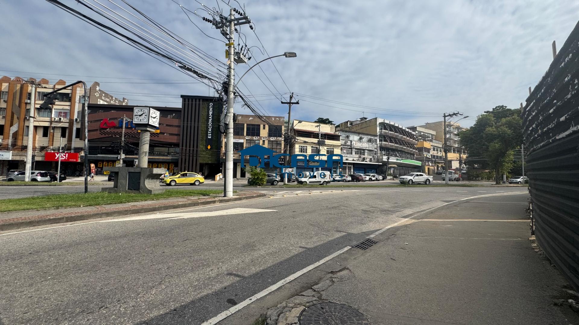 PRÓXIMO AO FARTO COMÉRCIO E FÁCIL ACESSO A CONDUÇÃO 