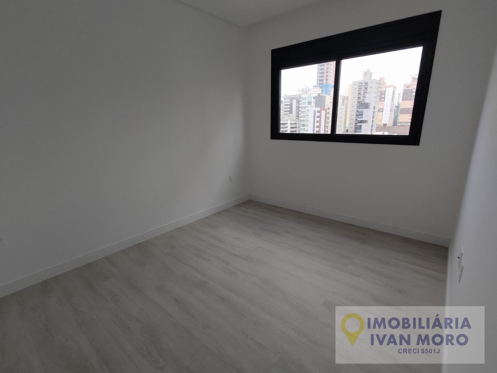 Apartamento à venda com 4 quartos, 4 suítes, 3 vagas e 198m² no Meia Praia, Itapema (SC) — foto 12 de 30