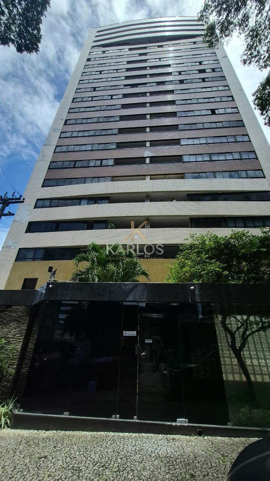 Apartamento à venda com 4 quartos, 1 banheiro, 2 vagas e 145m² no Espinheiro, Recife — foto principal
