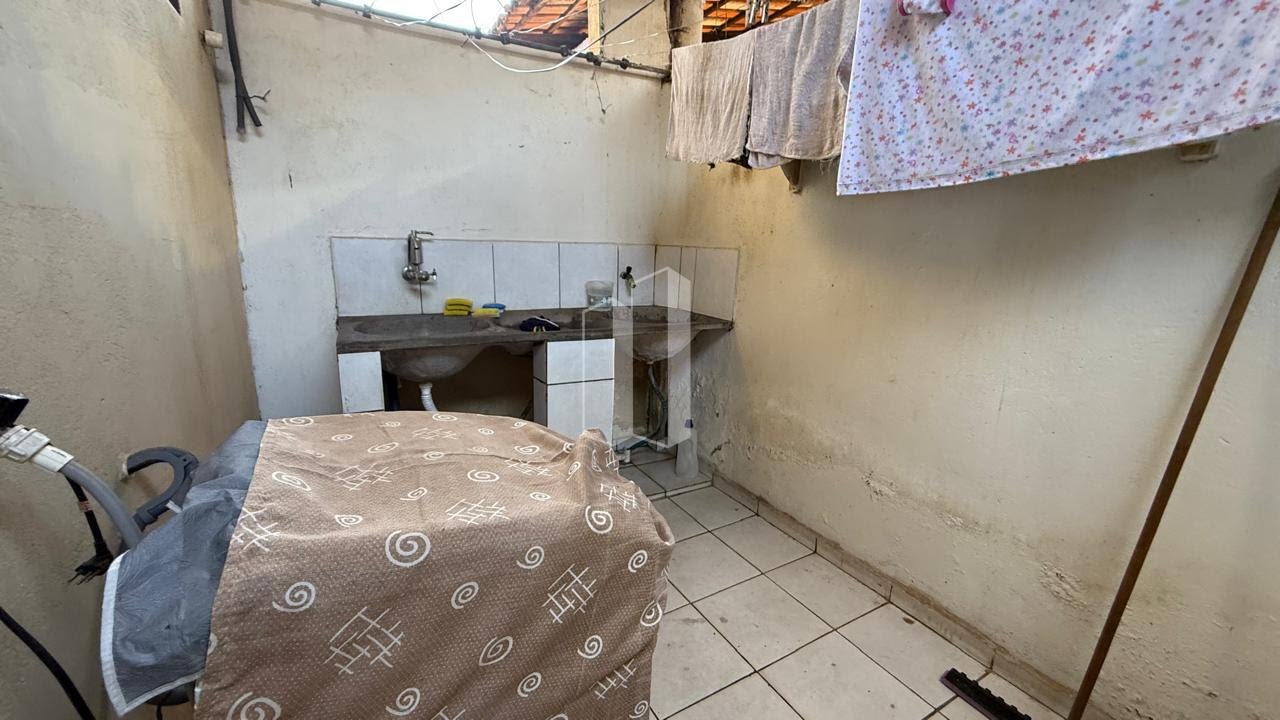 Casa à venda com 6 quartos, 1 suíte, 2 vagas e 201m² no Jardim Novo Mundo, Goiânia (GO) — foto 15 de 17