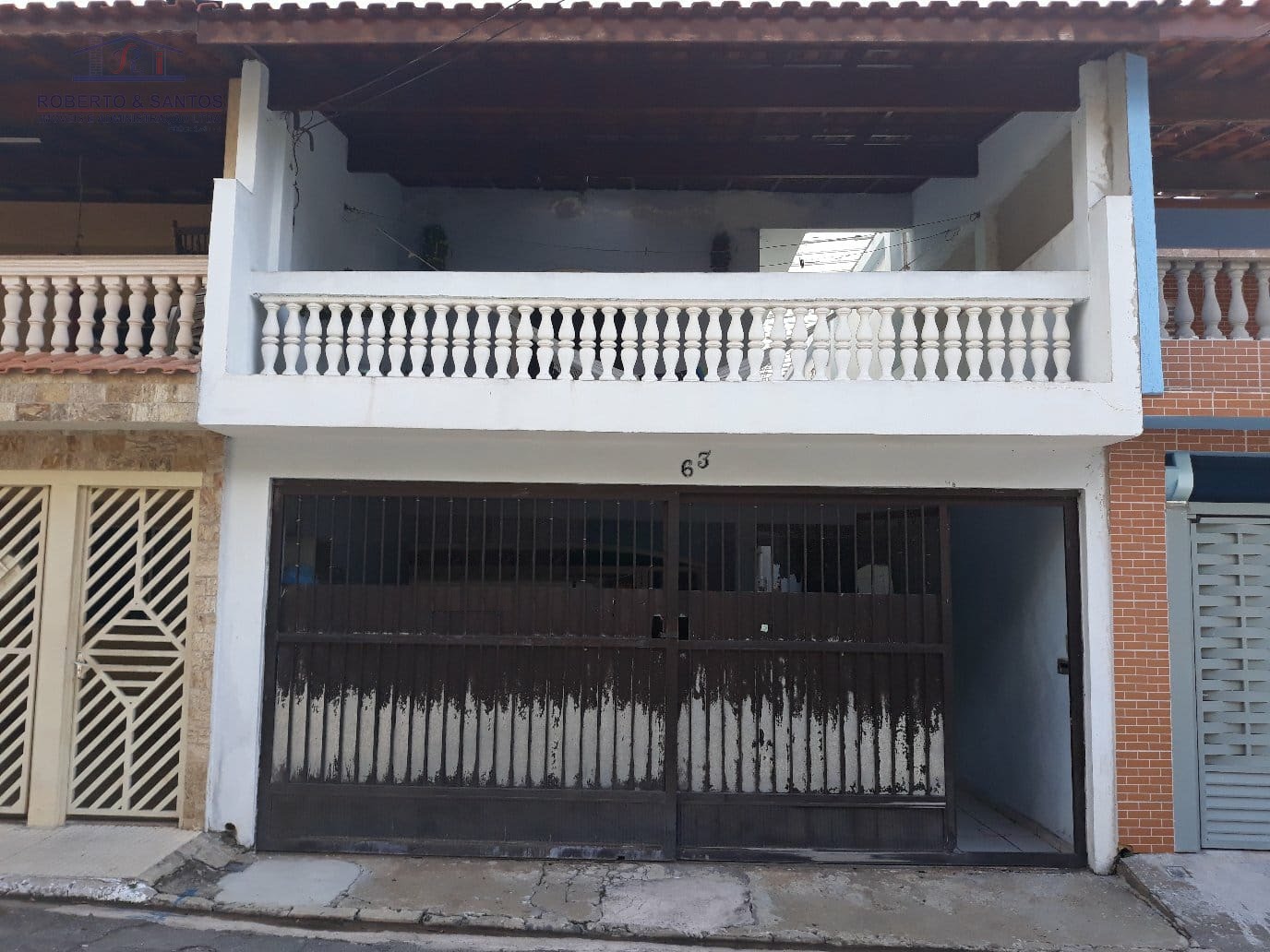 Vista frontal da casa