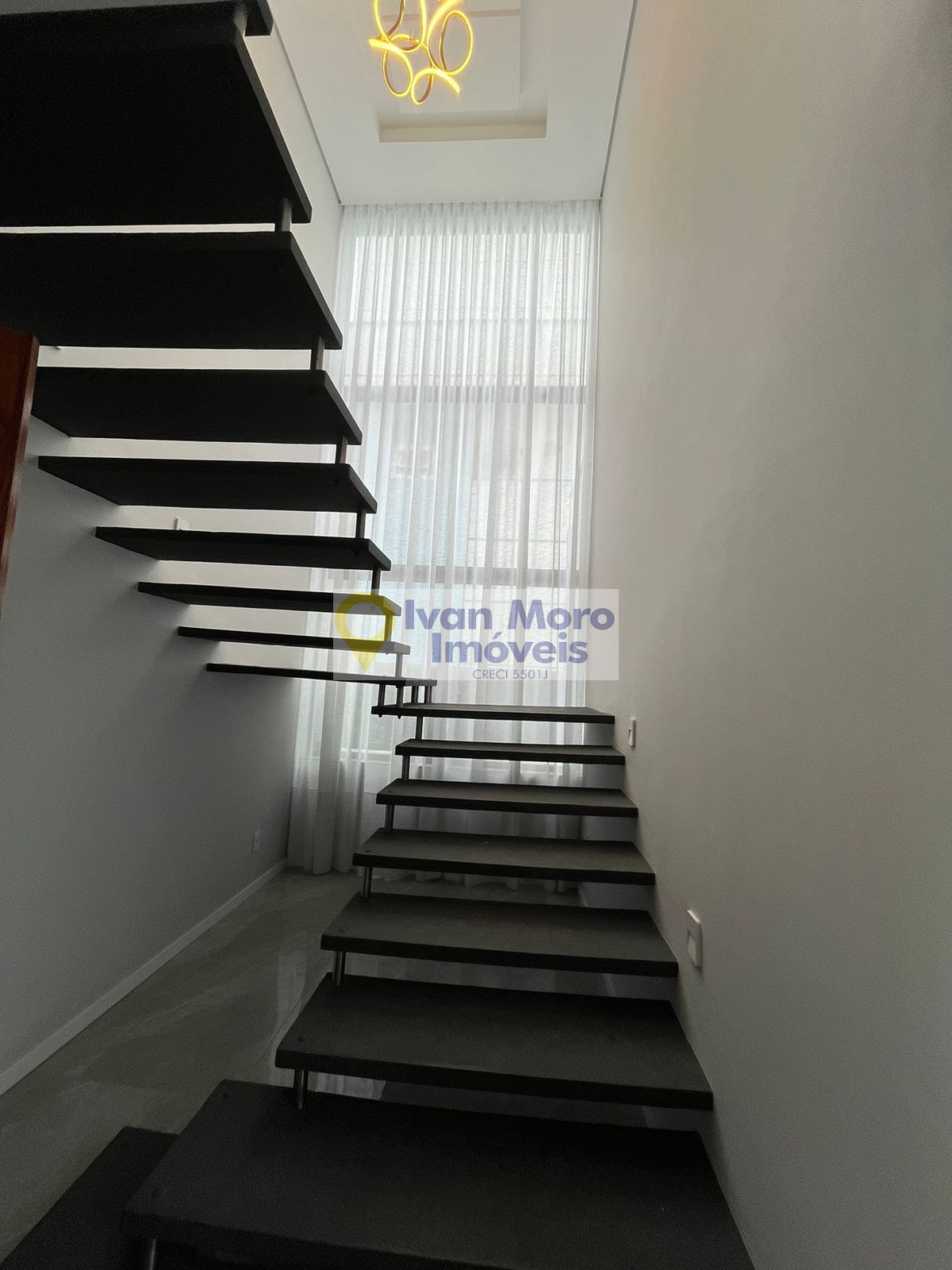 Casa para alugar com 3 quartos, 2 suítes, 3 vagas e 250m² no Daniela, Florianópolis (SC) — foto 11 de 21