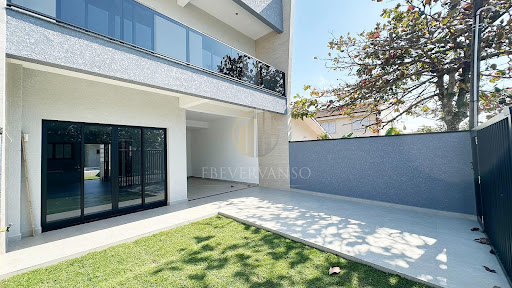 Sobrado à venda em Guaratuba com 3 suítes e 108,5m²