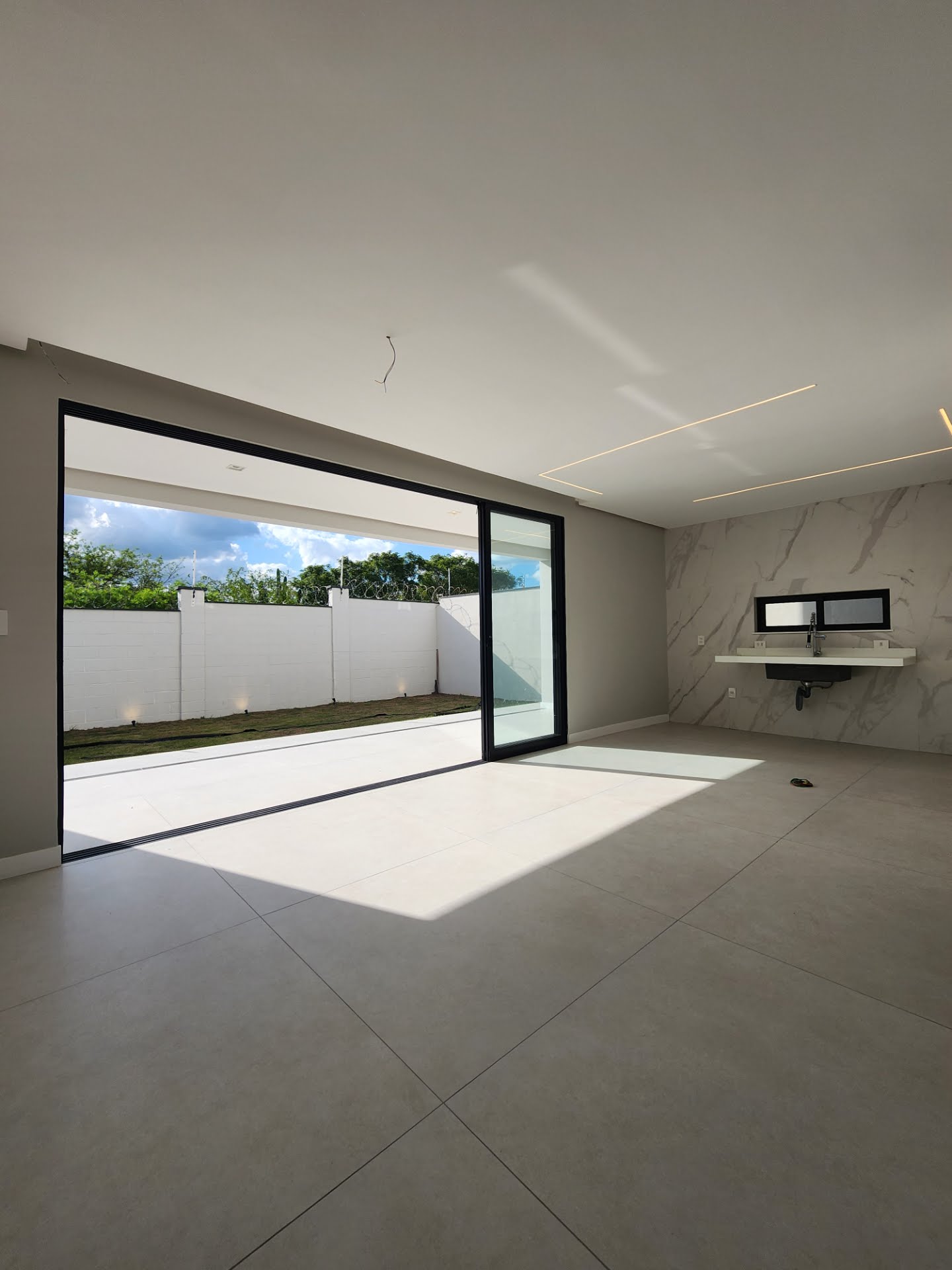 Casa à venda com 3 quartos, 3 suítes, 4 vagas e 160m² no Nova Esperança, Feira de Santana (BA) — foto 6 de 19