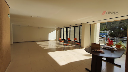Conheça este incrível apartamento de 111m² na Zona I de Umuarama, com 3 dormitórios, 1 suíte e 3 banheiros. Disponível para venda por R$750.000.