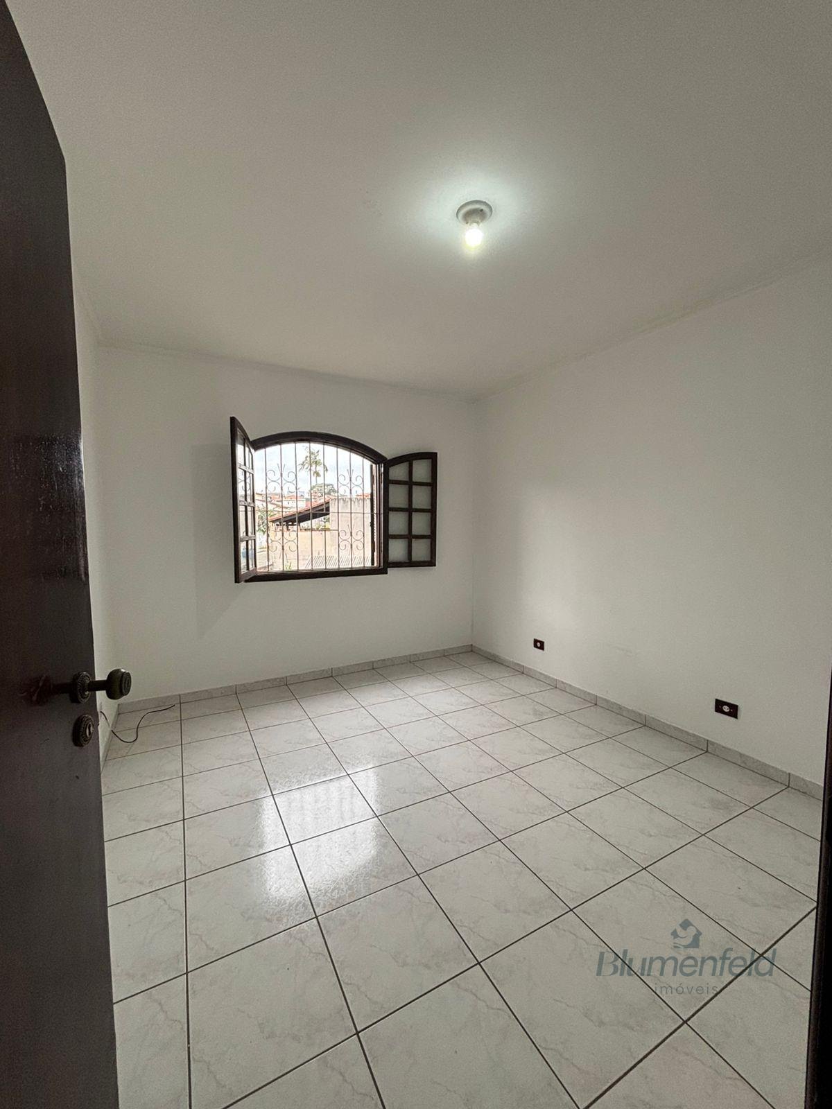 Casa para alugar com 3 quartos, 1 suíte, 3 vagas e 200m² no Jardim Rincão, Arujá (SP) — foto 9 de 15