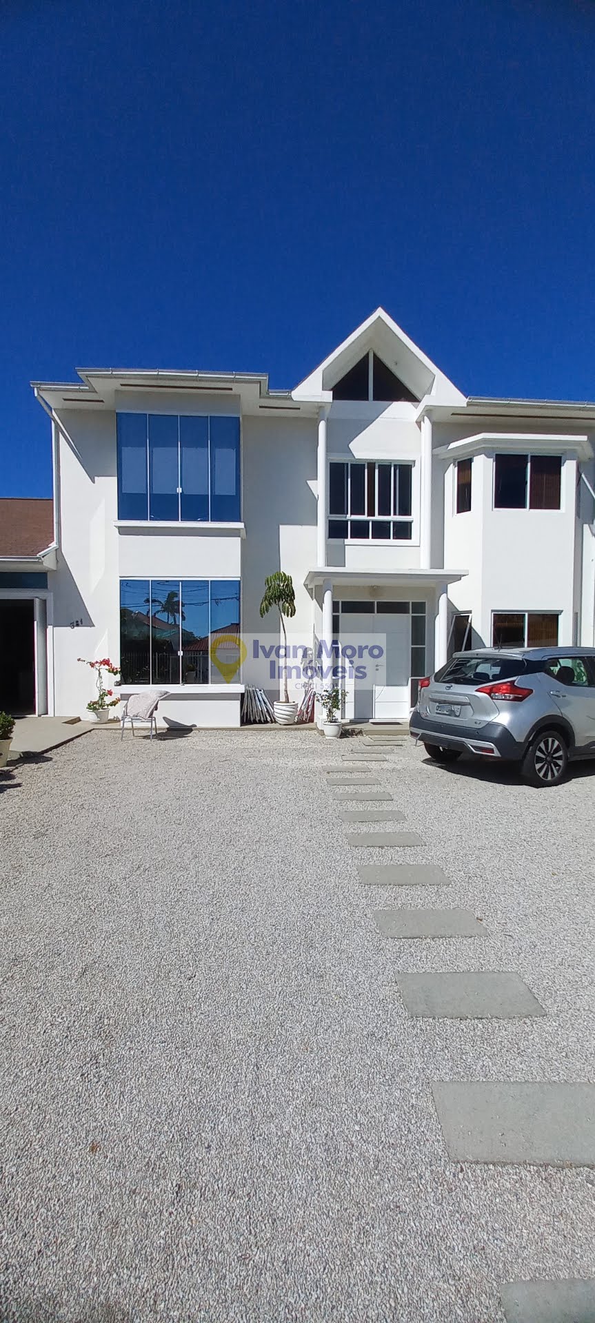 Casa à venda com 6 quartos, 6 suítes, 5 vagas e 230m² no Daniela, Florianópolis (SC) — foto 2 de 30