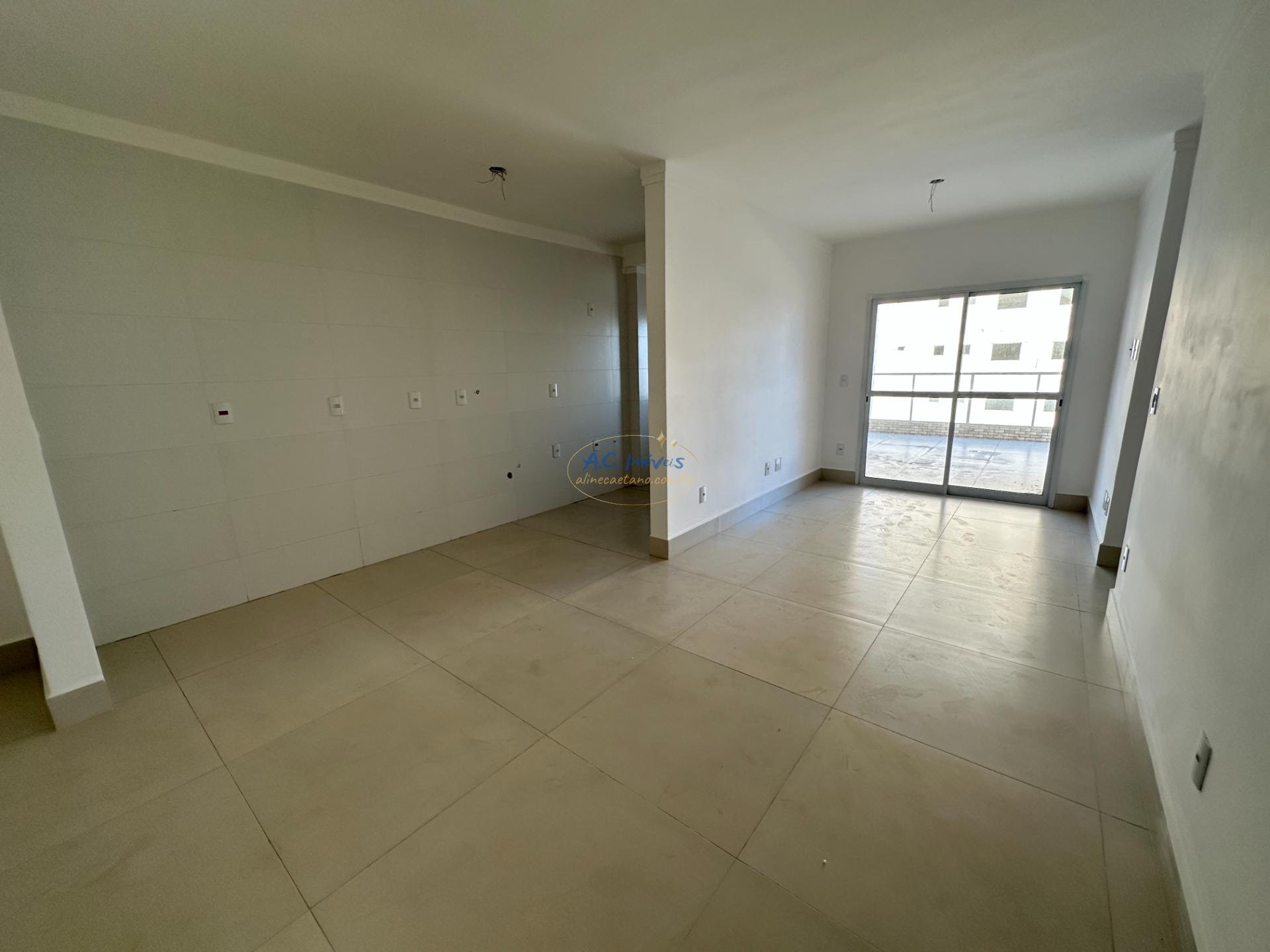 Apartamento à venda com 2 quartos, 1 suíte, 2 vagas e 120m² no Guilhermina, Praia Grande (SP) — foto 3 de 16