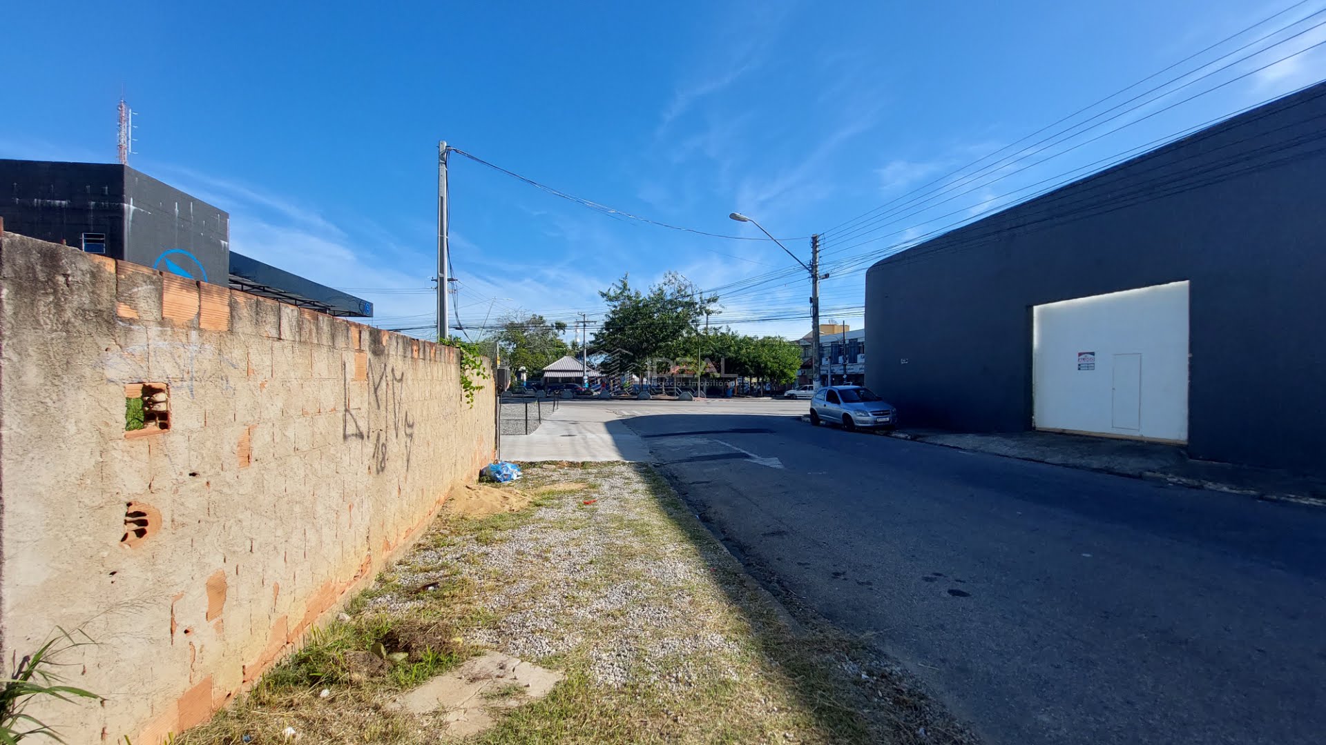 Terreno na Rua Pedro Marins a poucos passos da Avenida 28 de Março em Campos dos Goytacazes 