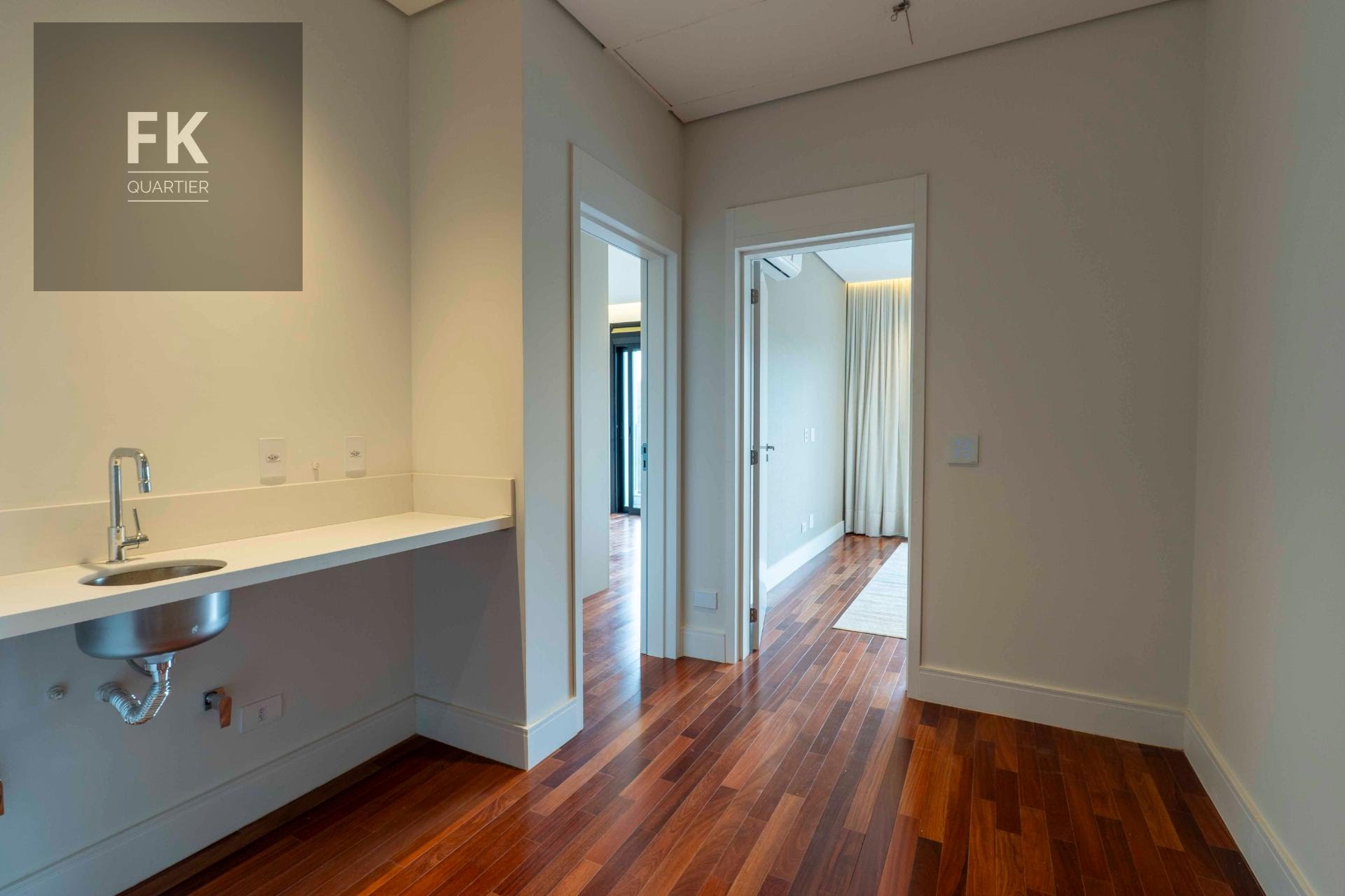 Casa à venda com 4 quartos, 4 suítes, 4 vagas e 427m² no Colinas da Anhangüera, Santana de Parnaíba (SP) — foto 13 de 30