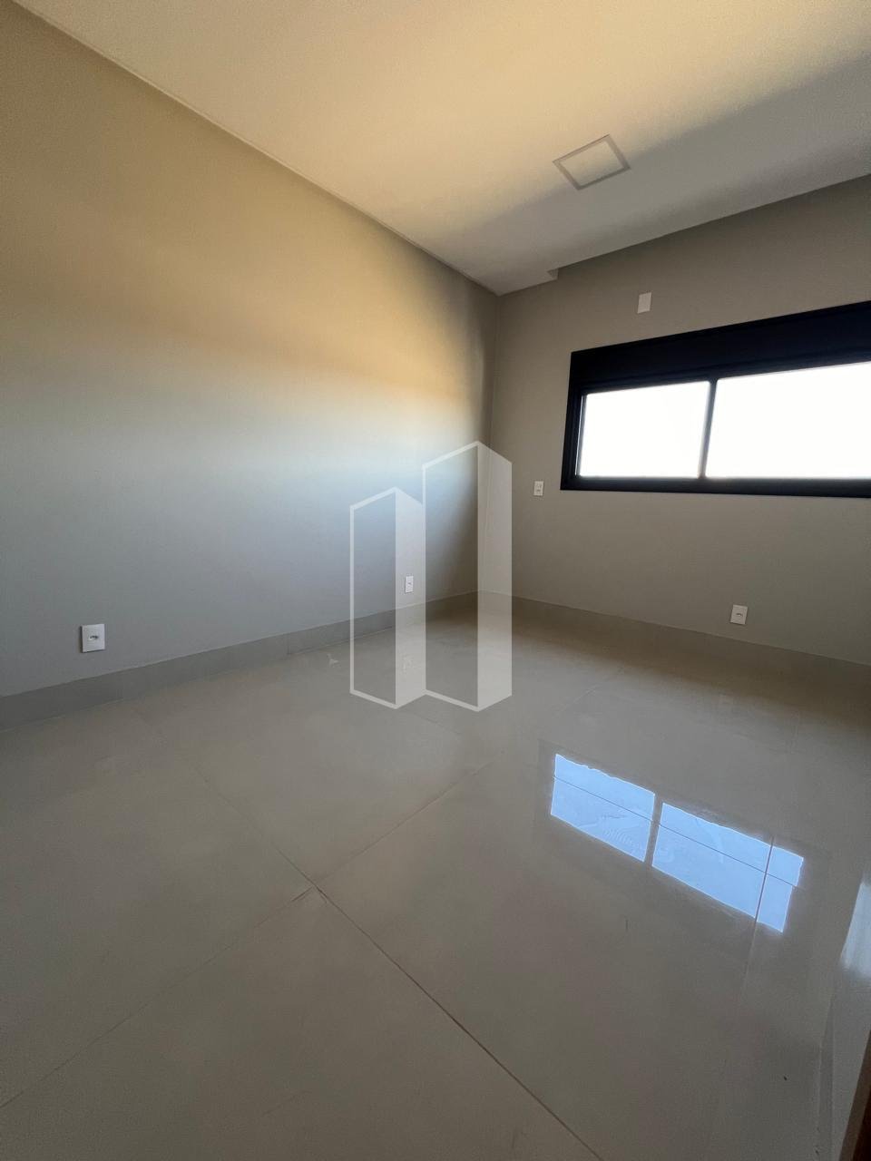 Casa à venda com 4 quartos, 3 suítes, 2 vagas e 246m² no Jardins Capri, Senador Canedo (GO) — foto 25 de 30