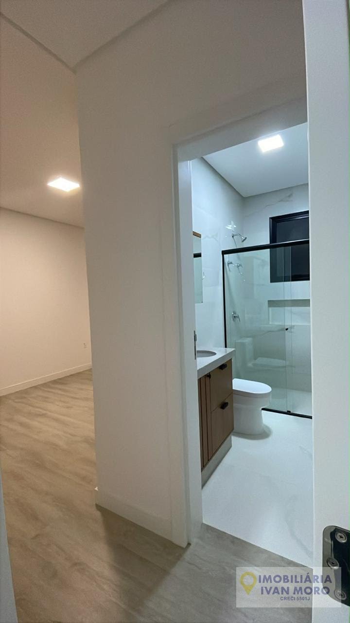 Apartamento para alugar com 4 quartos, 4 suítes, 3 vagas e 198m² no Meia Praia, Itapema (SC) — foto 13 de 30