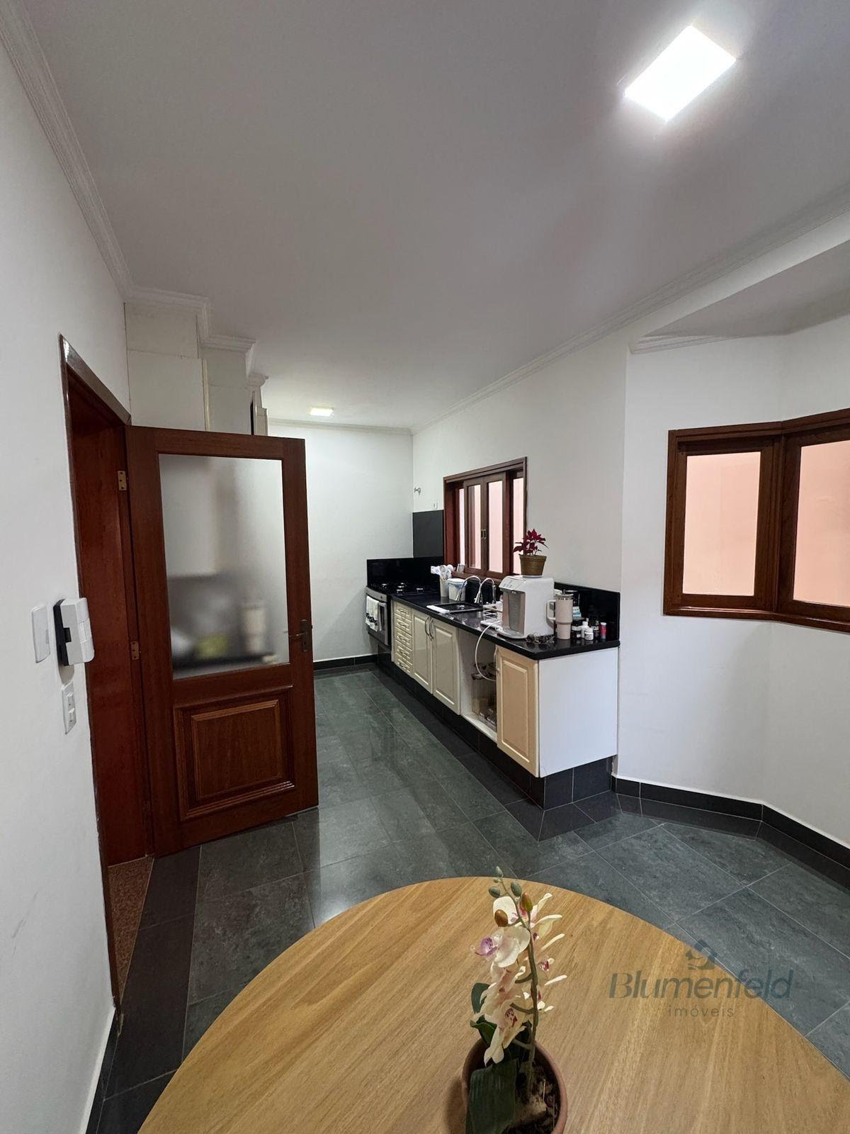 Casa à venda com 4 quartos, 1 suíte, 2 vagas e 400m² no Condomínio Arujazinho IV, Arujá (SP) — foto 9 de 30