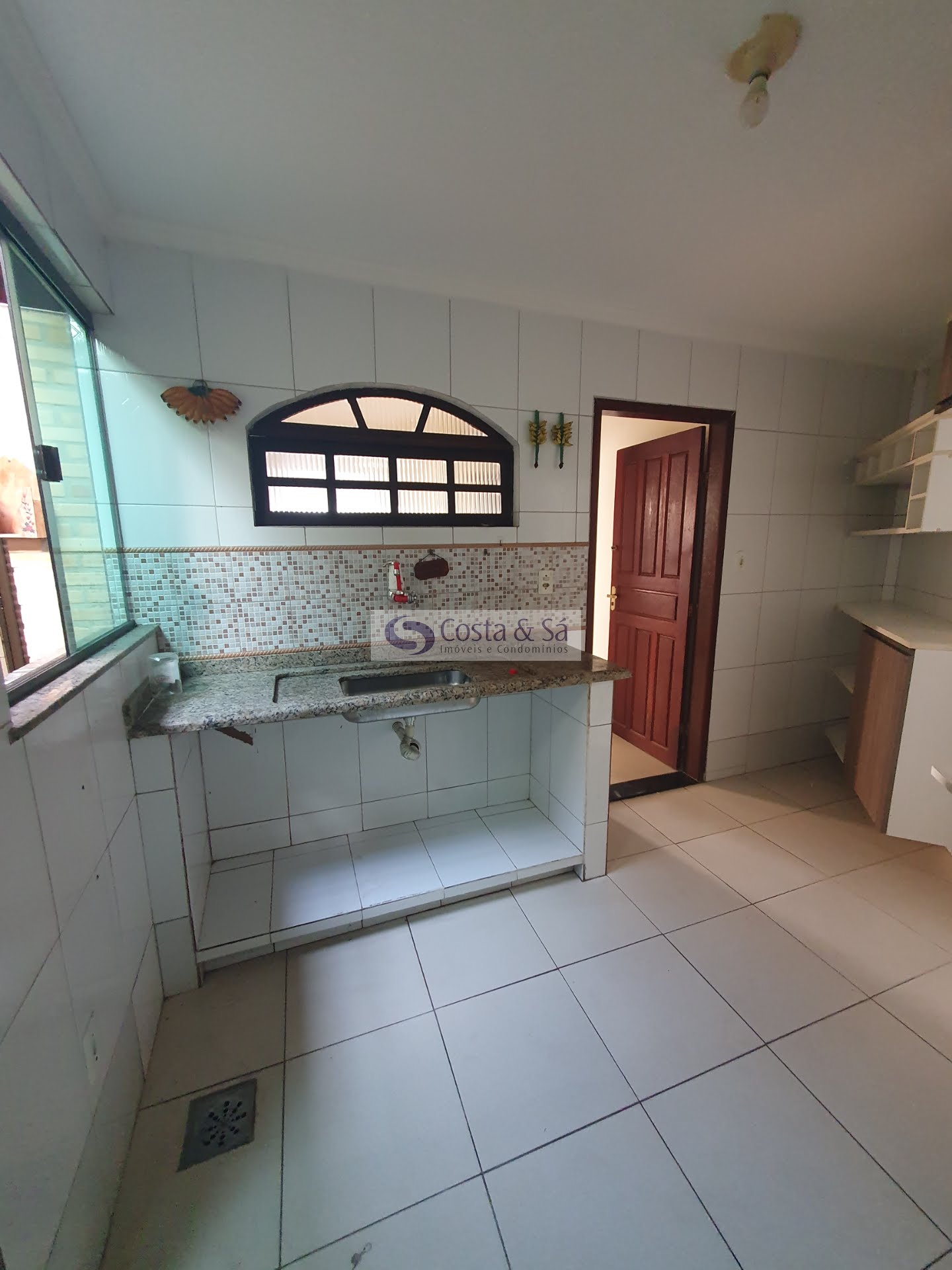 Casa à venda com 3 quartos, 1 suíte, 2 vagas e 120m² no Costazul, Rio das Ostras (RJ) — foto 7 de 16