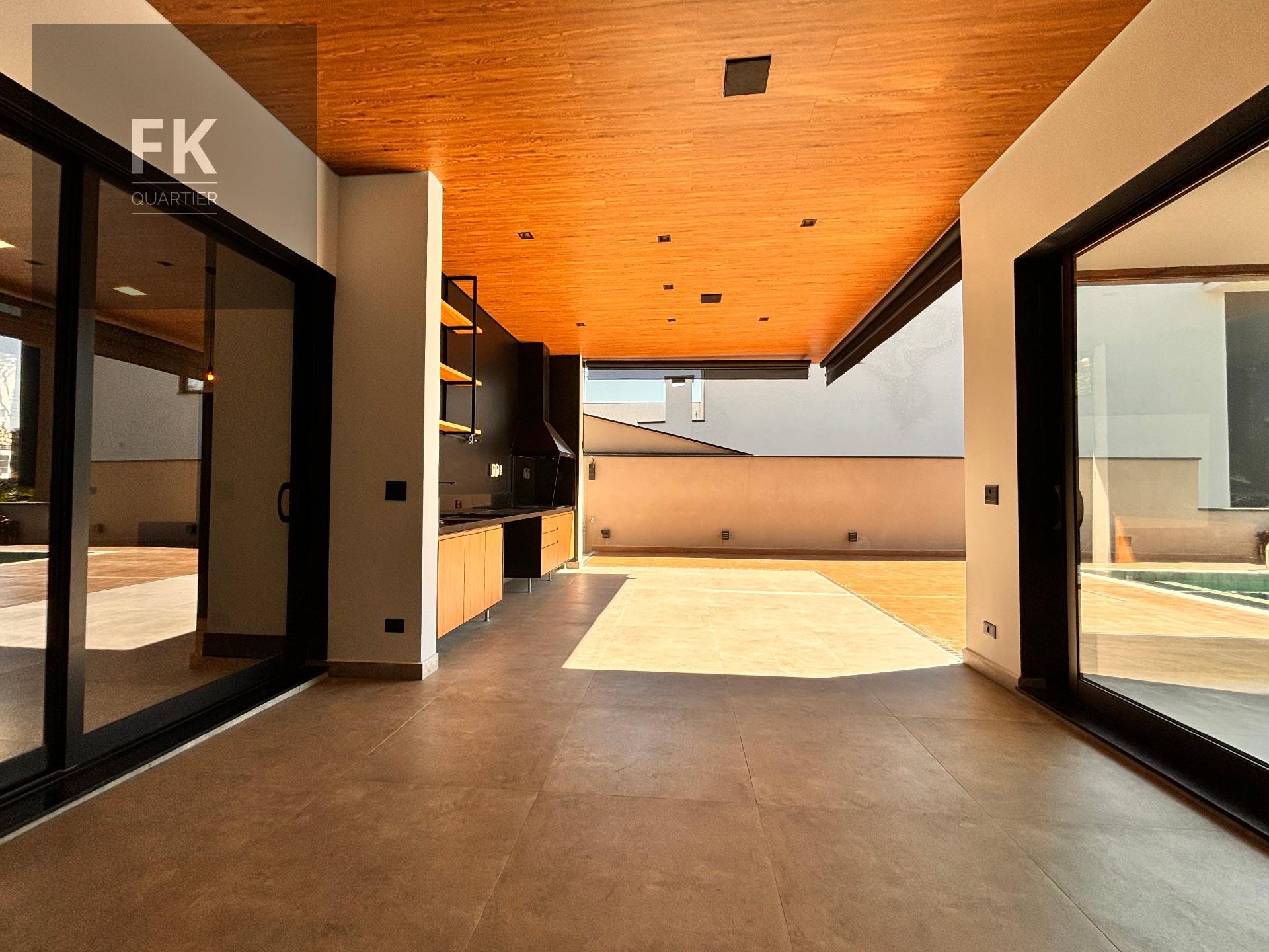 Casa à venda com 4 quartos, 4 suítes, 4 vagas e 370m² no Alphaville, Santana de Parnaíba (SP) — foto 13 de 30