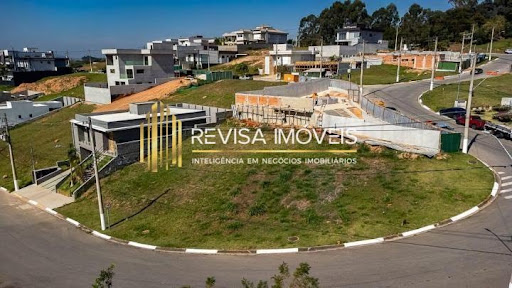 Lote em Condomínio Fechado no Reserva Santa Anna, 751m² à Venda