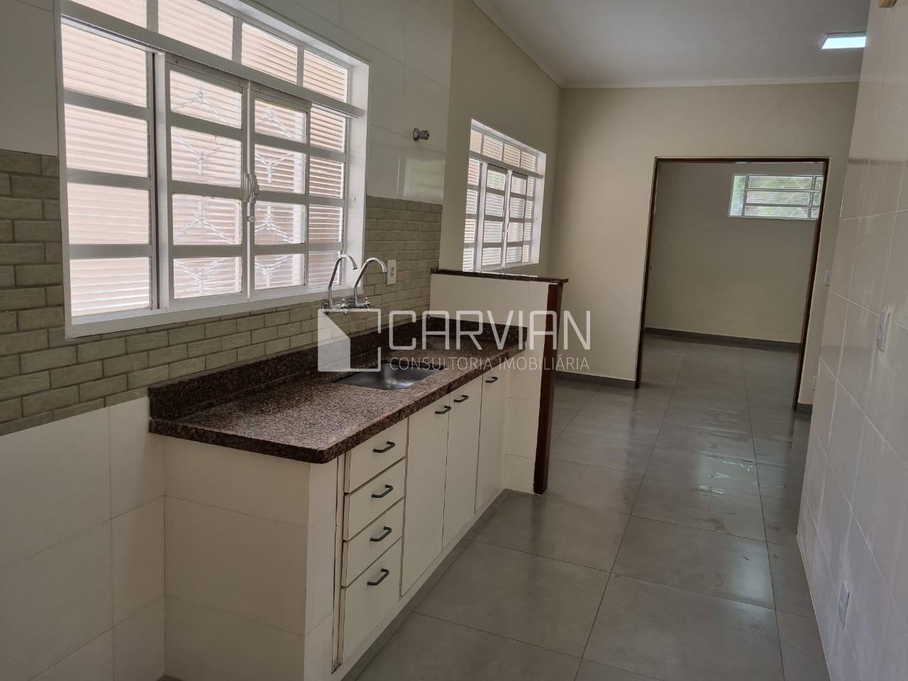 Casa à venda com 3 quartos, 2 banheiros, 2 vagas e 122m² no Subsetor Oeste - 5 (o-5), Ribeirão Preto — foto principal