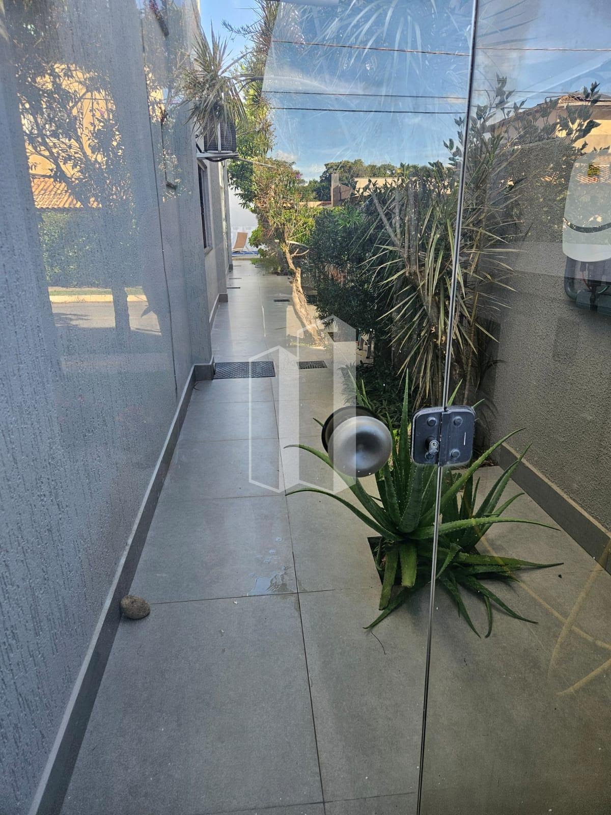Casa à venda com 4 quartos, 4 suítes, 4 vagas e 247m² no Loteamento Portal do Sol II, Goiânia (GO) — foto 14 de 16