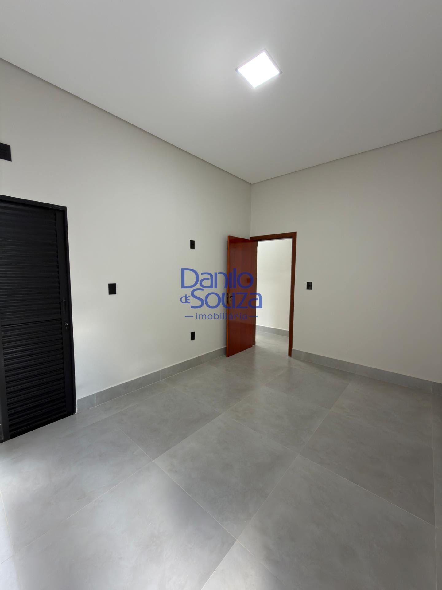 Casa à venda com 3 quartos, 1 suíte, 2 vagas e 175m² no Jardim Europa V, Araxá (MG) — foto 8 de 15