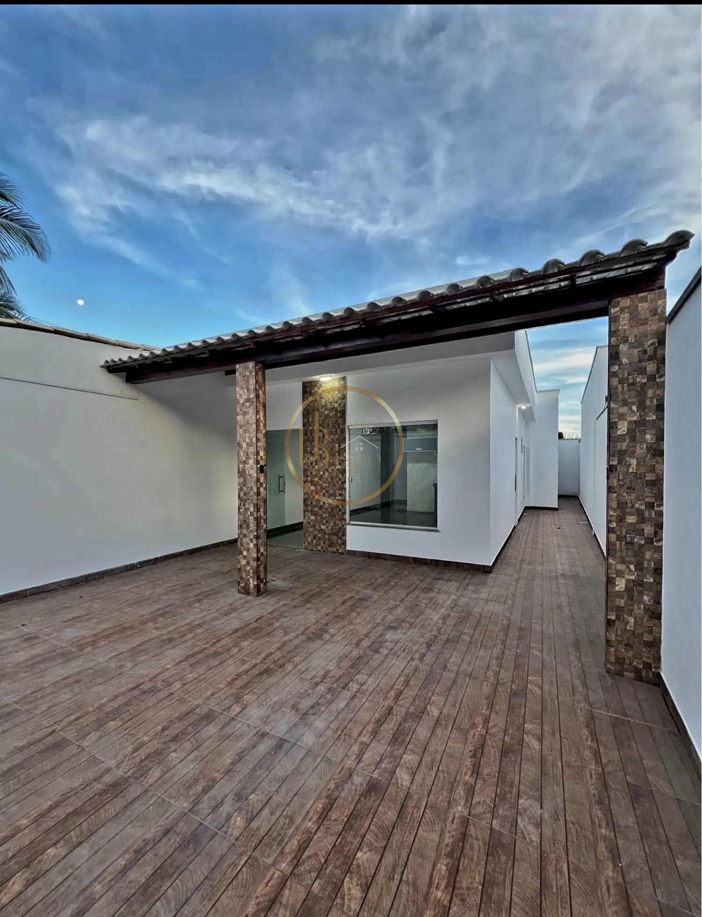Casa à venda com 2 quartos, 2 banheiros, 1 vaga e 80m² no Cambolo, Porto Seguro — foto principal