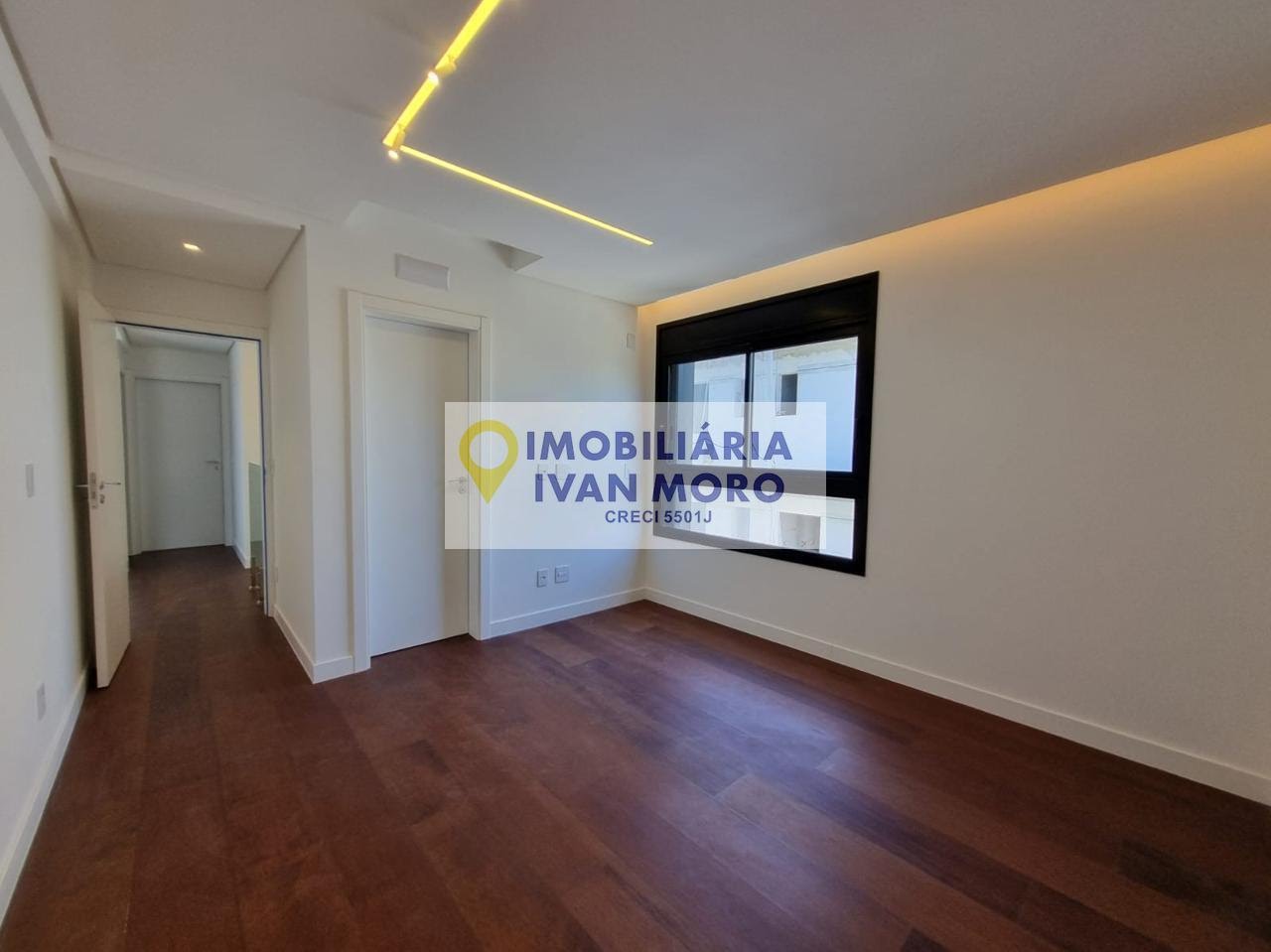 Apartamento à venda com 4 quartos, 3 suítes, 3 vagas e 200m² no Jurerê, Florianópolis (SC) — foto 7 de 21