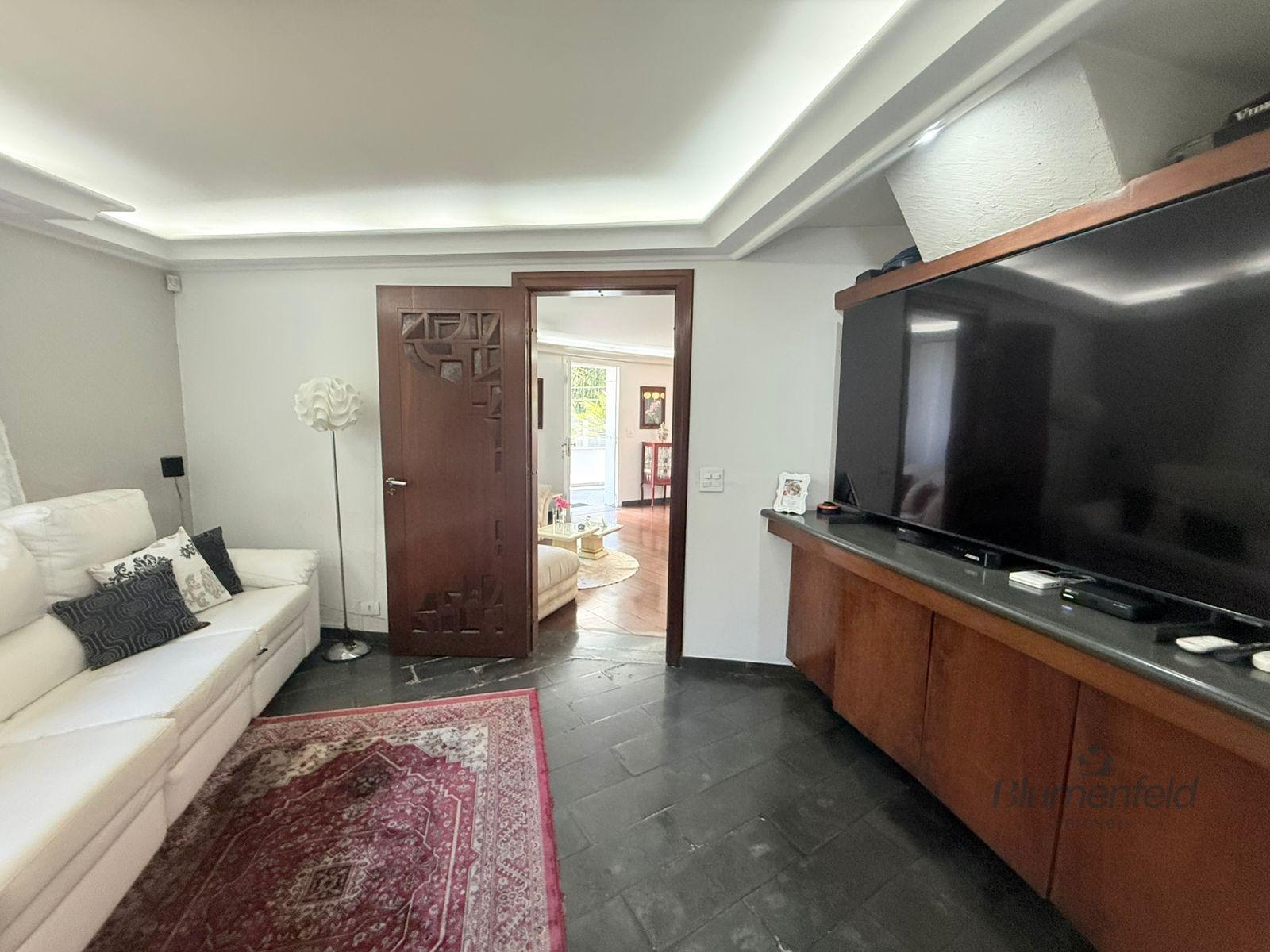 Casa à venda com 6 quartos, 5 suítes, 6 vagas e 600m² no Condomínio Arujazinho IV, Arujá (SP) — foto 20 de 30