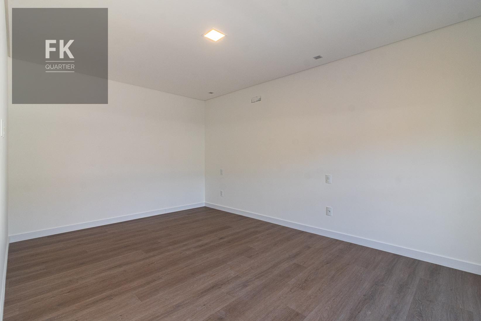 Casa à venda com 4 quartos, 4 suítes e 334m² no Alphaville, Santana de Parnaíba (SP) — foto 17 de 30