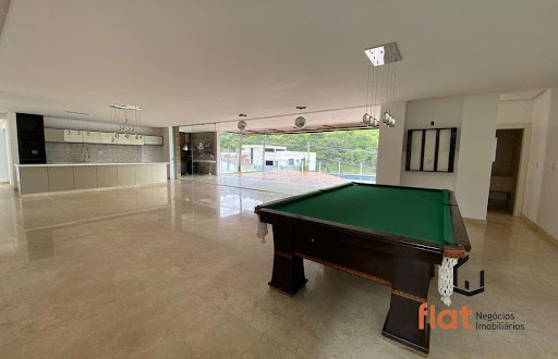 Casa de Alto Padrão à Venda no bairro Dona Flor - Pará de Minas