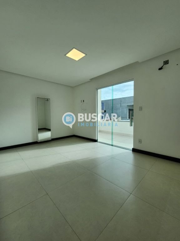 Casa à venda com 4 quartos, 2 suítes, 5 vagas e 330m² no Cidade Nova, Feira de Santana (BA) — foto 16 de 21