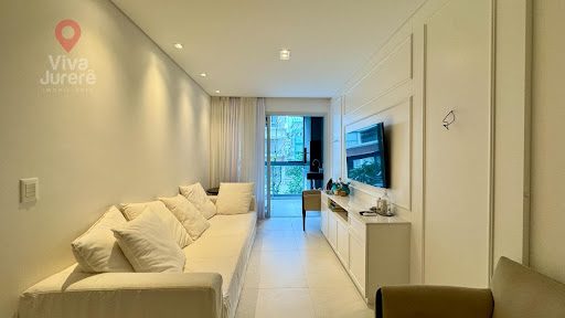 Apartamento 3 suítes em Jurerê a poucos passos do mar