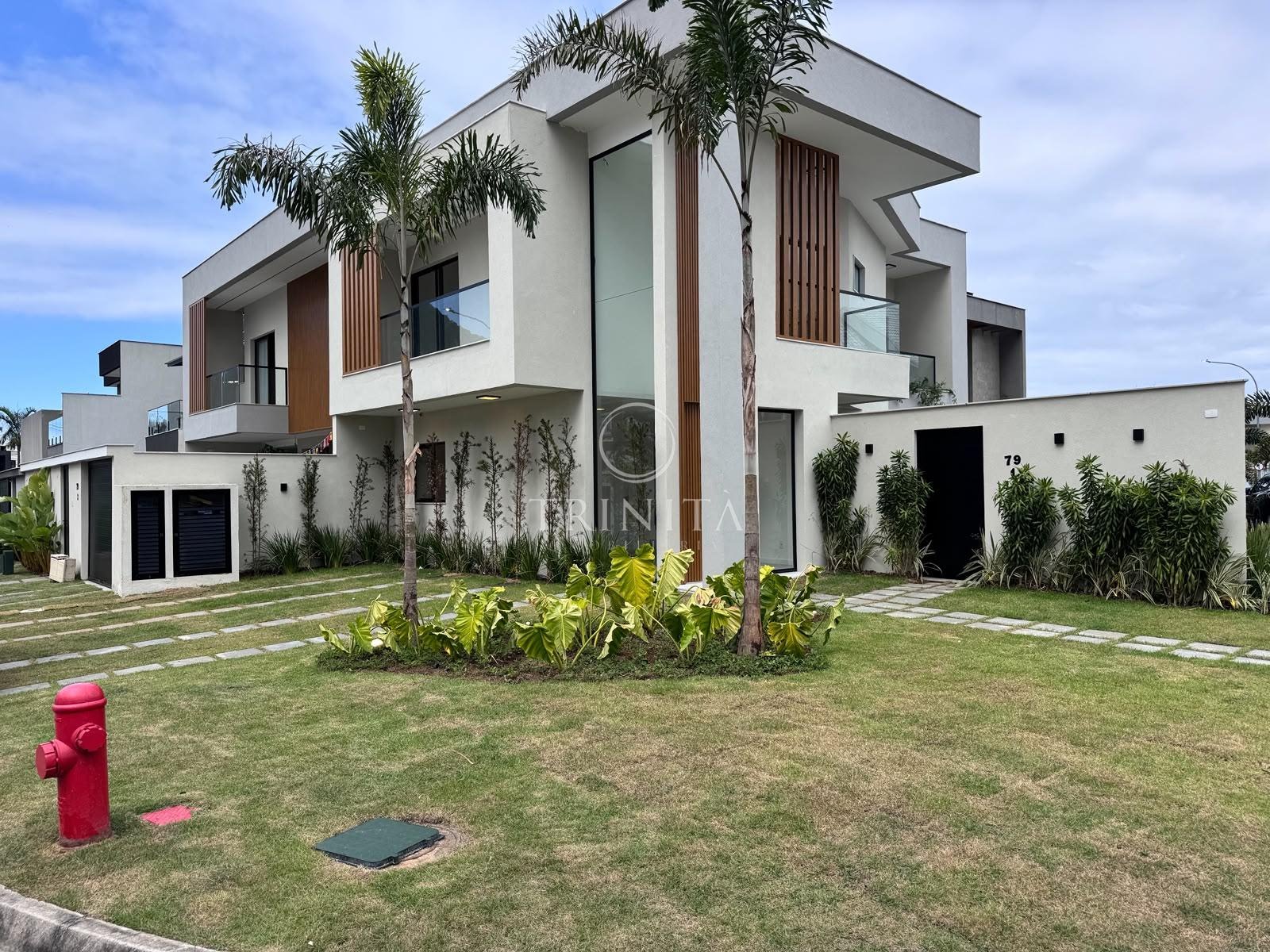 fachada-casa-210m²-dream-garden-vargem-pequena