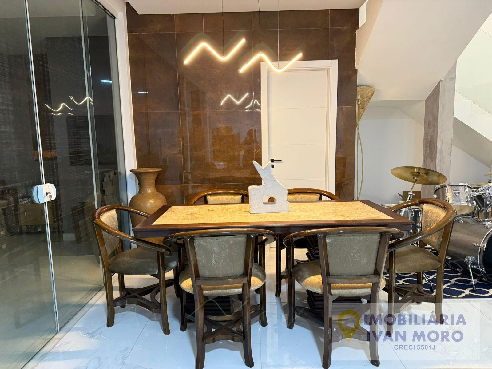 Casa à venda com 3 quartos, 3 suítes, 4 vagas e 212m² no São João do Rio Vermelho, Florianópolis (SC) — foto 5 de 23