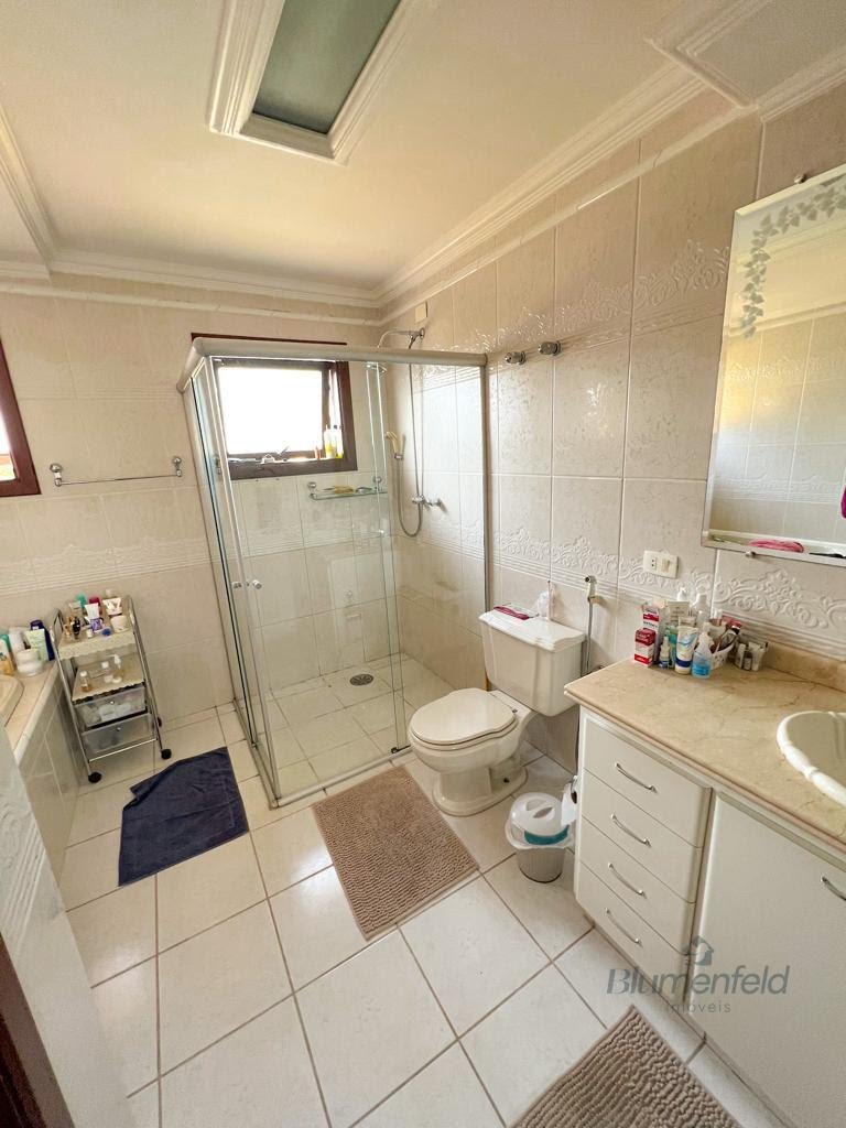 Casa à venda com 3 quartos, 3 suítes, 2 vagas e 315m² no Condomínio Arujazinho IV, Arujá (SP) — foto 23 de 26