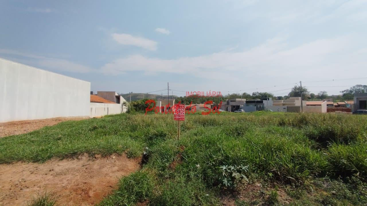 Terreno à venda com 200m² de terreno no Parque do Pavão III, Santo Antônio da Platina — foto principal