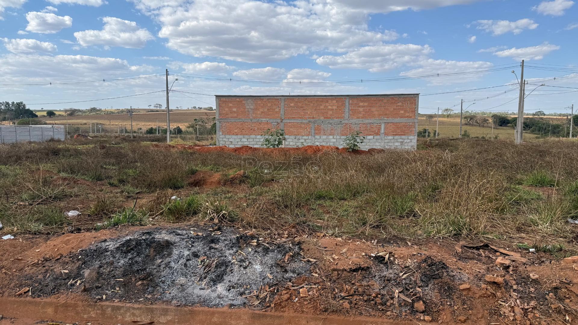 Loteamento e Condomínio, 250 m² - Foto 1