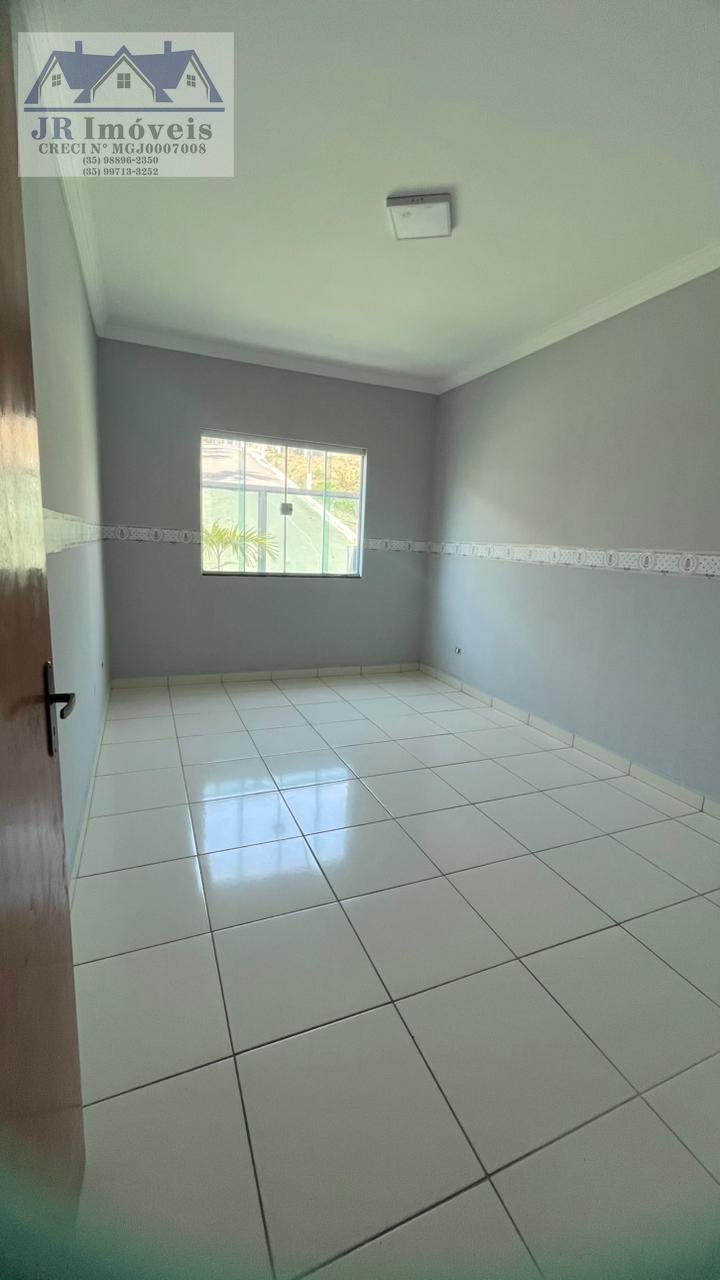Casa à venda com 4 quartos, 2 banheiros, 1 vaga e 294m² no Centro, Piranguinho (MG) — foto 13 de 21