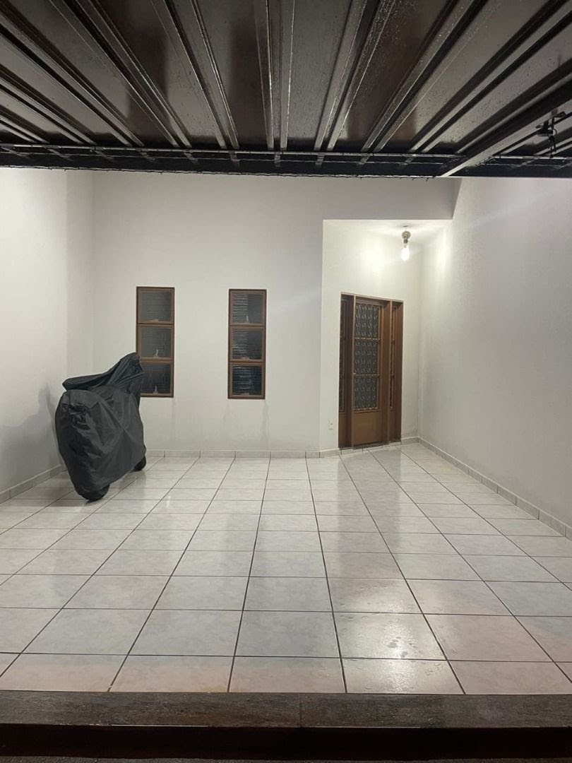 Casa à venda com 3 quartos, 1 suíte, 2 vagas e 121m² no Jardim Anhangüera, Ribeirão Preto (SP) — foto 3 de 20