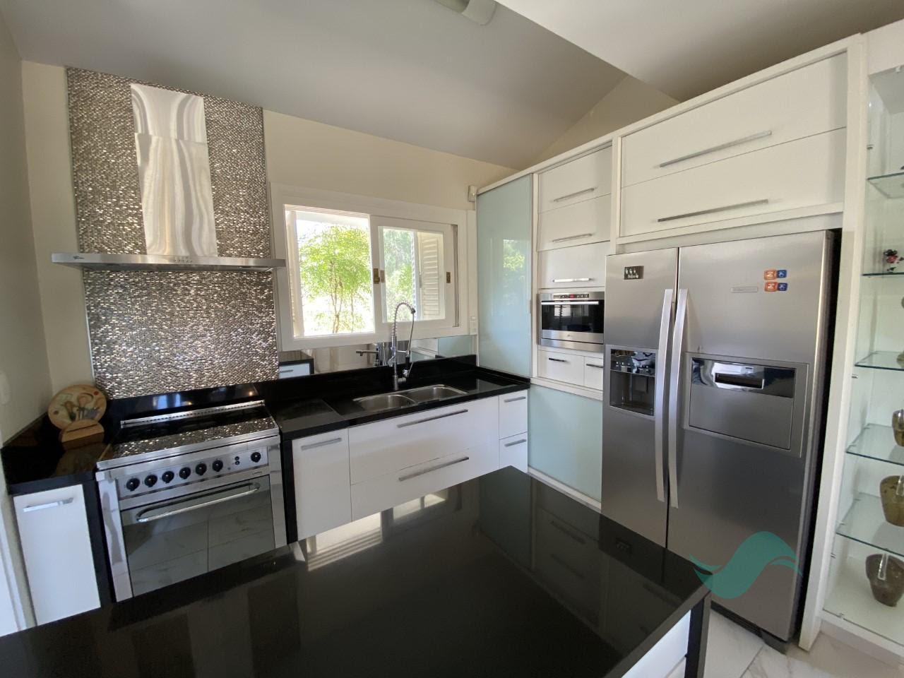 Casa à venda com 3 quartos, 3 suítes, 2 vagas e 492m² no Jurerê, Florianópolis (SC) — foto 10 de 23