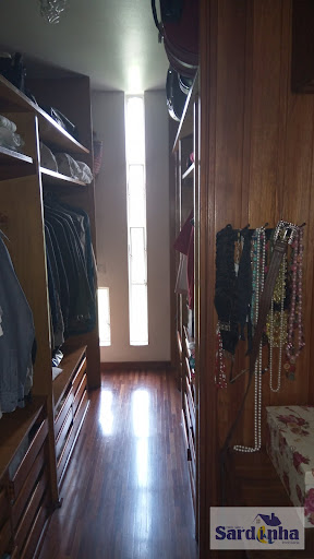 Sobrado à Venda no Jardim Peri Peri, 4 Dorms, 234m²