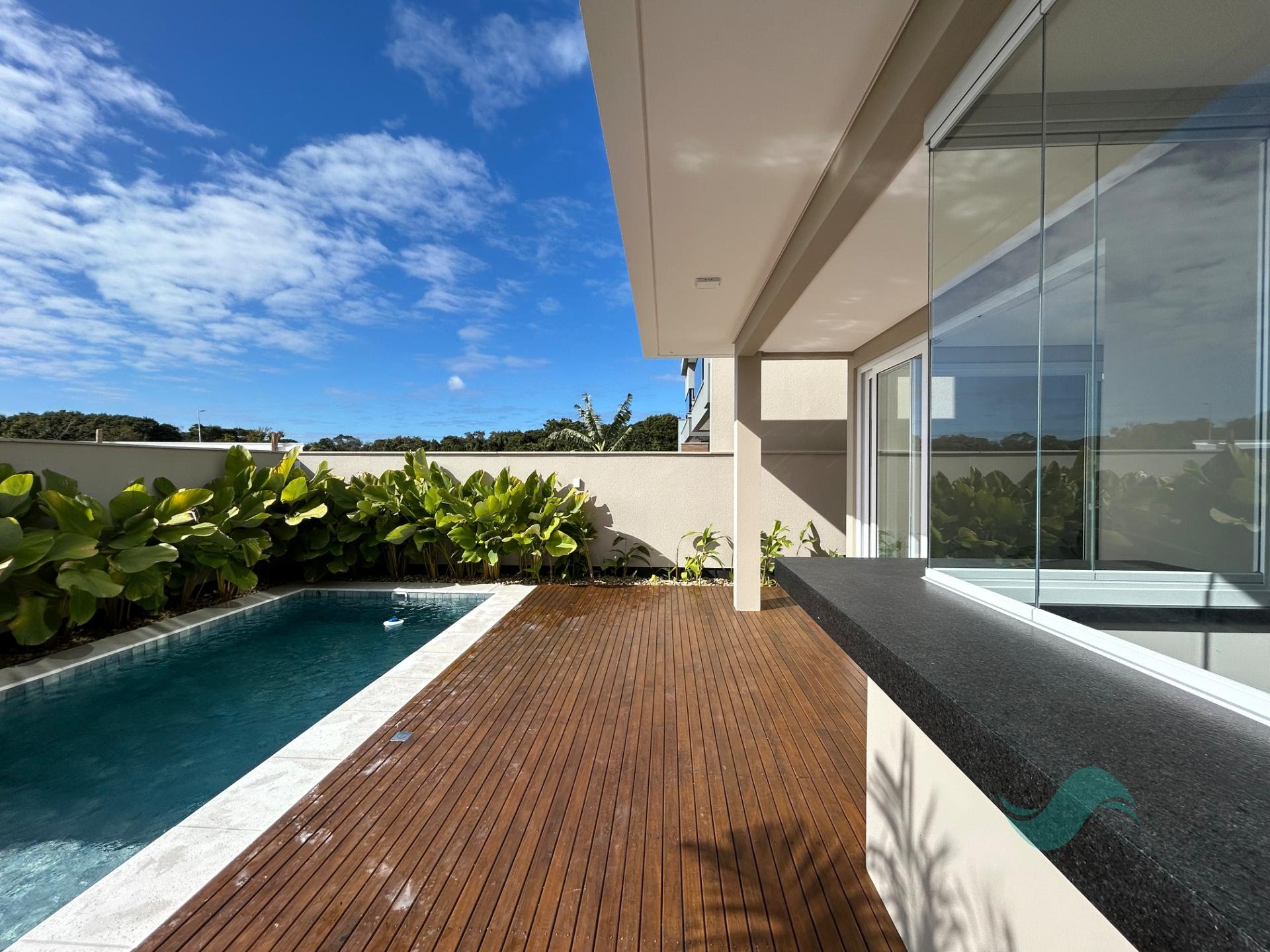 Casa à venda com 3 suítes, 2 vagas e 270m² no Lagoa da Conceição, Florianópolis (SC) — foto 8 de 22