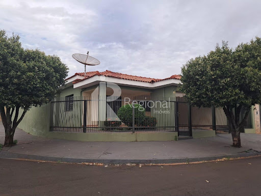 Casa em Cidade Jardim  -  Jaboticabal