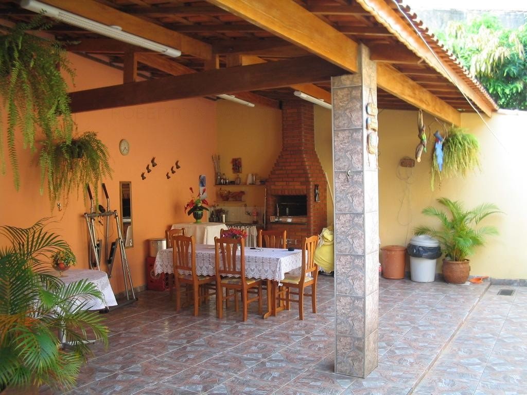 Churrasqueira e quintal