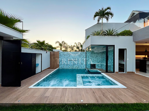 Piscina com hidro da casa à venda no condomínio Green Place no Recreio