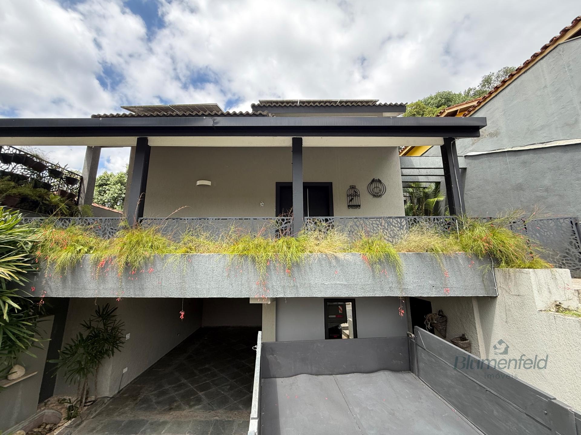 Casa à venda com 4 quartos, 2 banheiros, 4 vagas e 300m² no Condomínio Arujazinho IV, Arujá — foto principal
